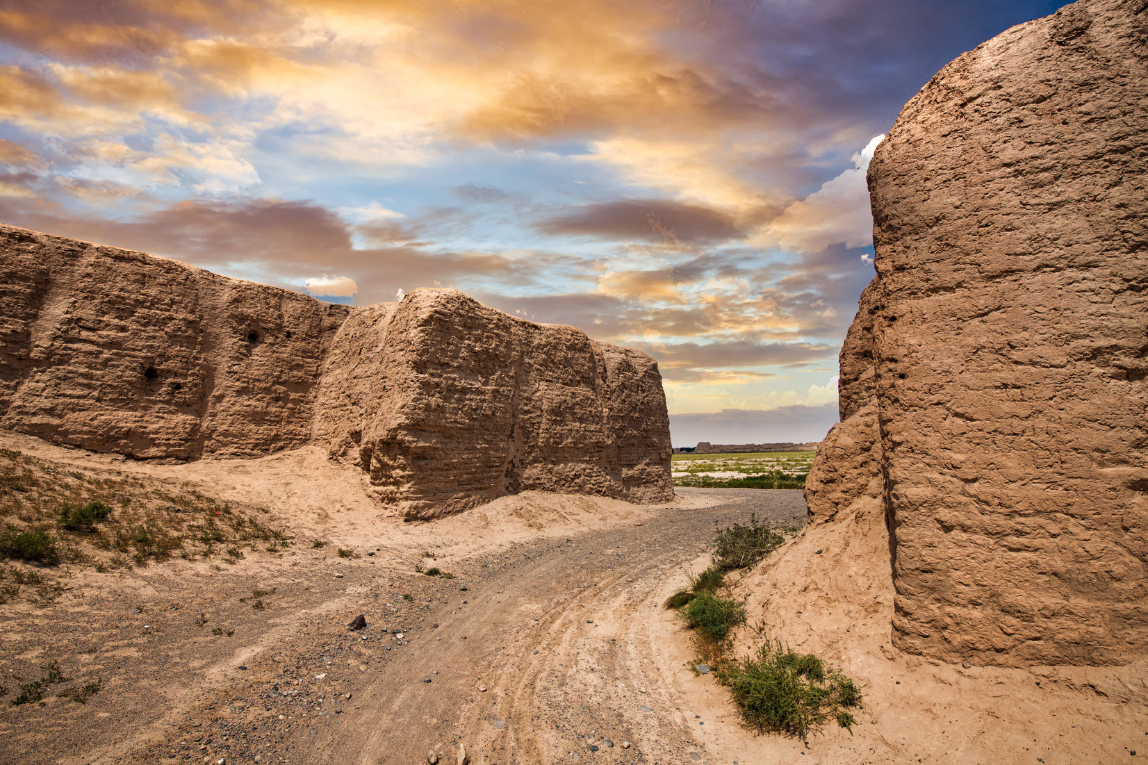 The Ancient Camel City At the Silk Road